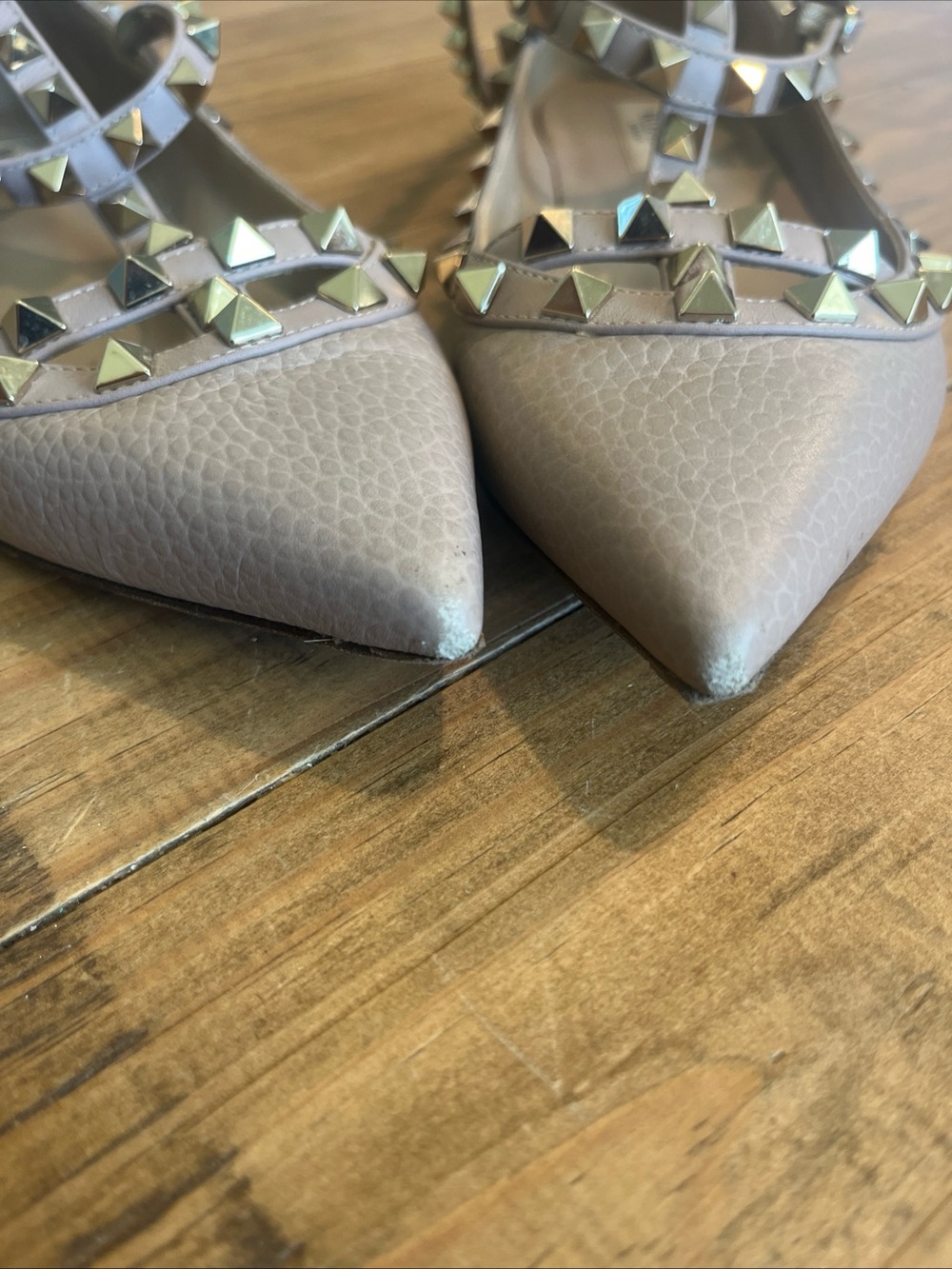Valentino Garavani Taupe Pyramid-Stud T-Strap Pointed Flats - Picture 7 of 7
